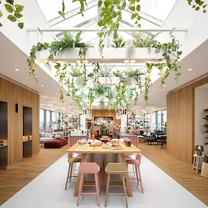 4* Апарт-отель Zoku