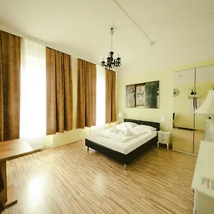 Hotel California, Wiedeń