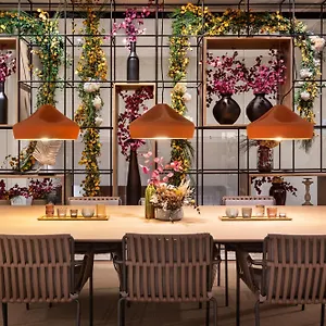 https://melia-sevilla.es-andalucia.com